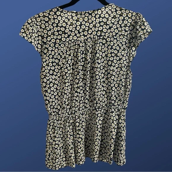 Blue Rain from Francesca’s - Daisy Floral Wrap Top - Picture 2 of 5